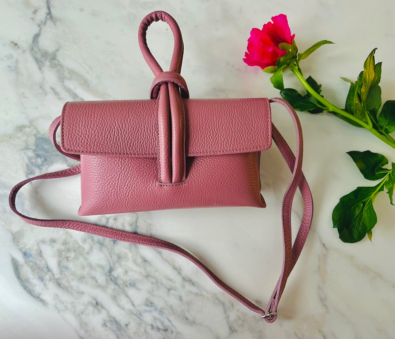 Clutch mit Riemen "Rosa"