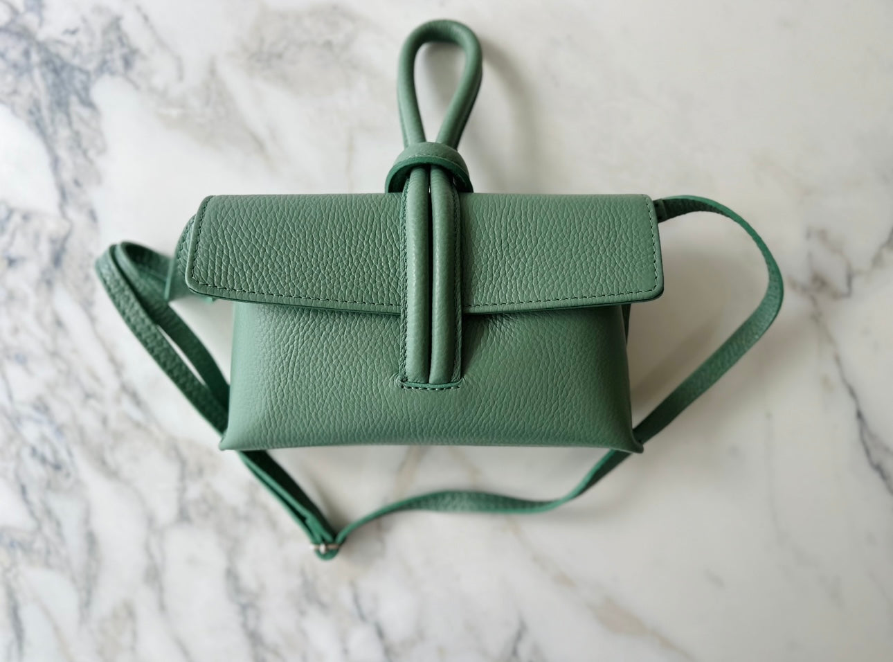 Clutch mit Riemen "Mint"