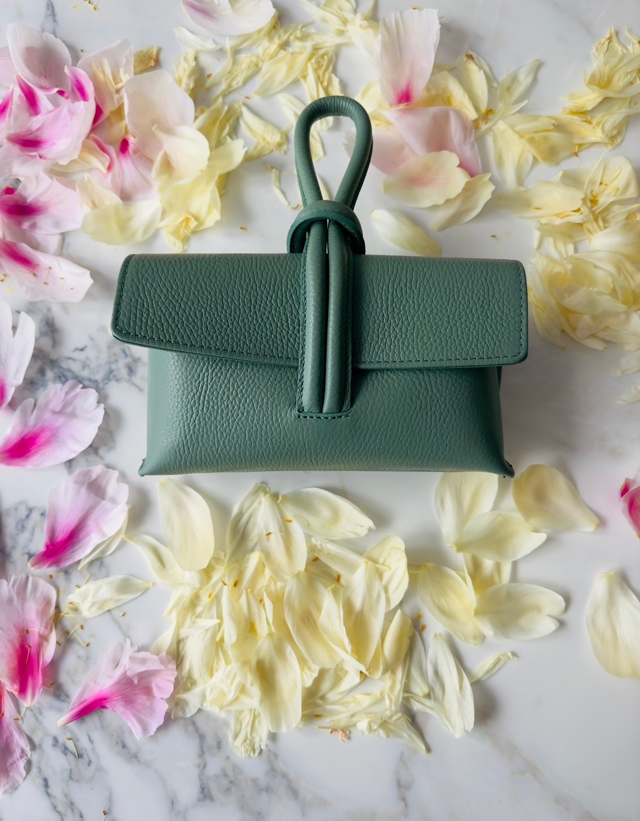 Clutch mit Riemen "Mint"