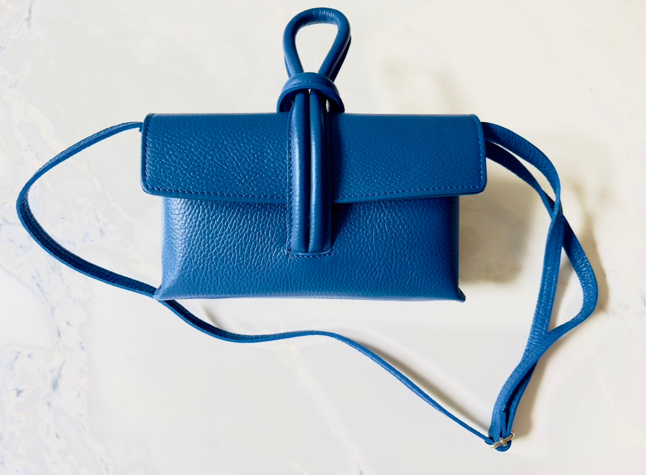 Clutch mit Riemen "Royal Blau"