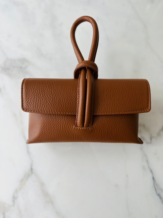 Clutch mit Riemen "Cognac"